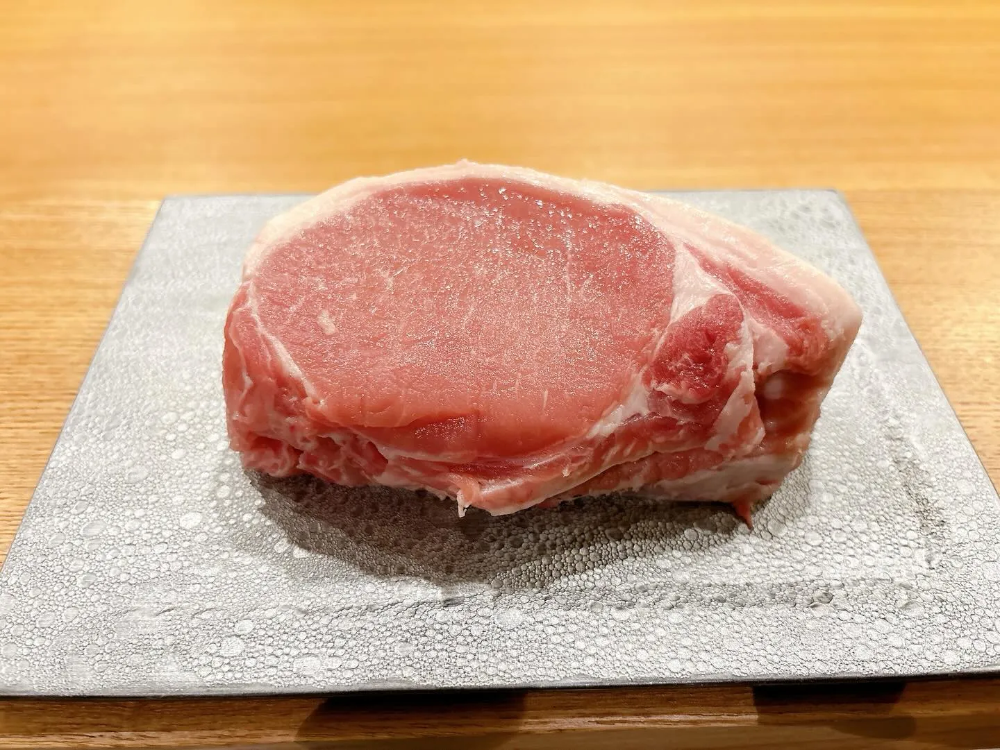 旨みのある豚ロースを、用途に合わせてご用意しております。